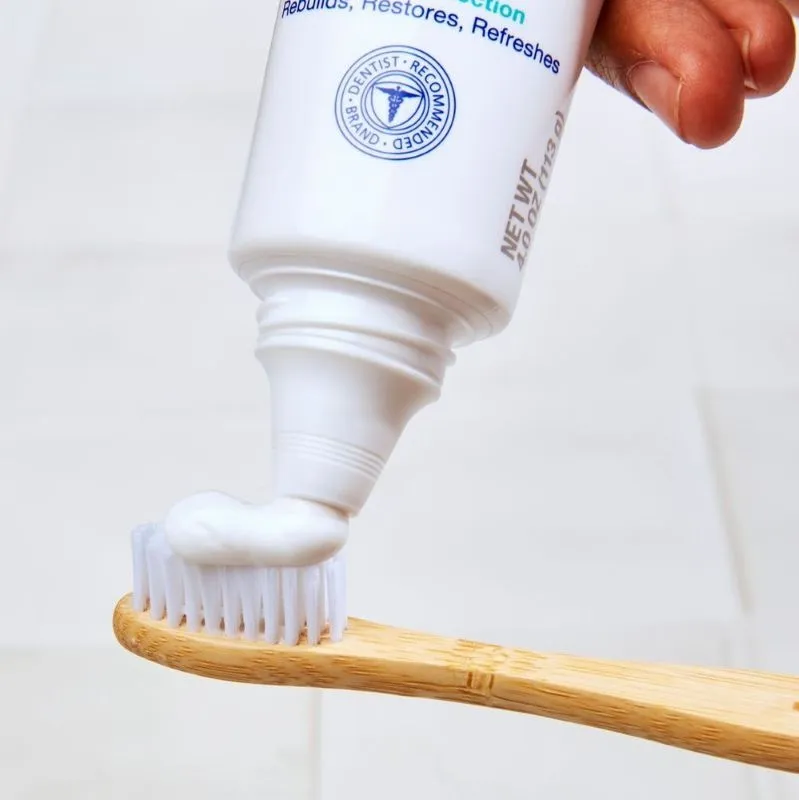 Diş Beyazlatma Ürünlerinde Gizli Tehlike! Diş Macununda Hidrojen Peroksit Riski